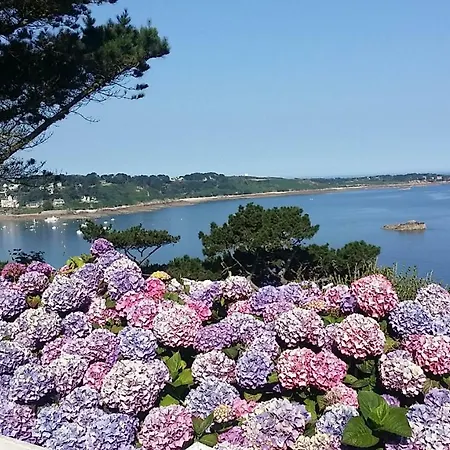 Spacieuse, Moderne Et Tres Confortable A Perros-Guirec